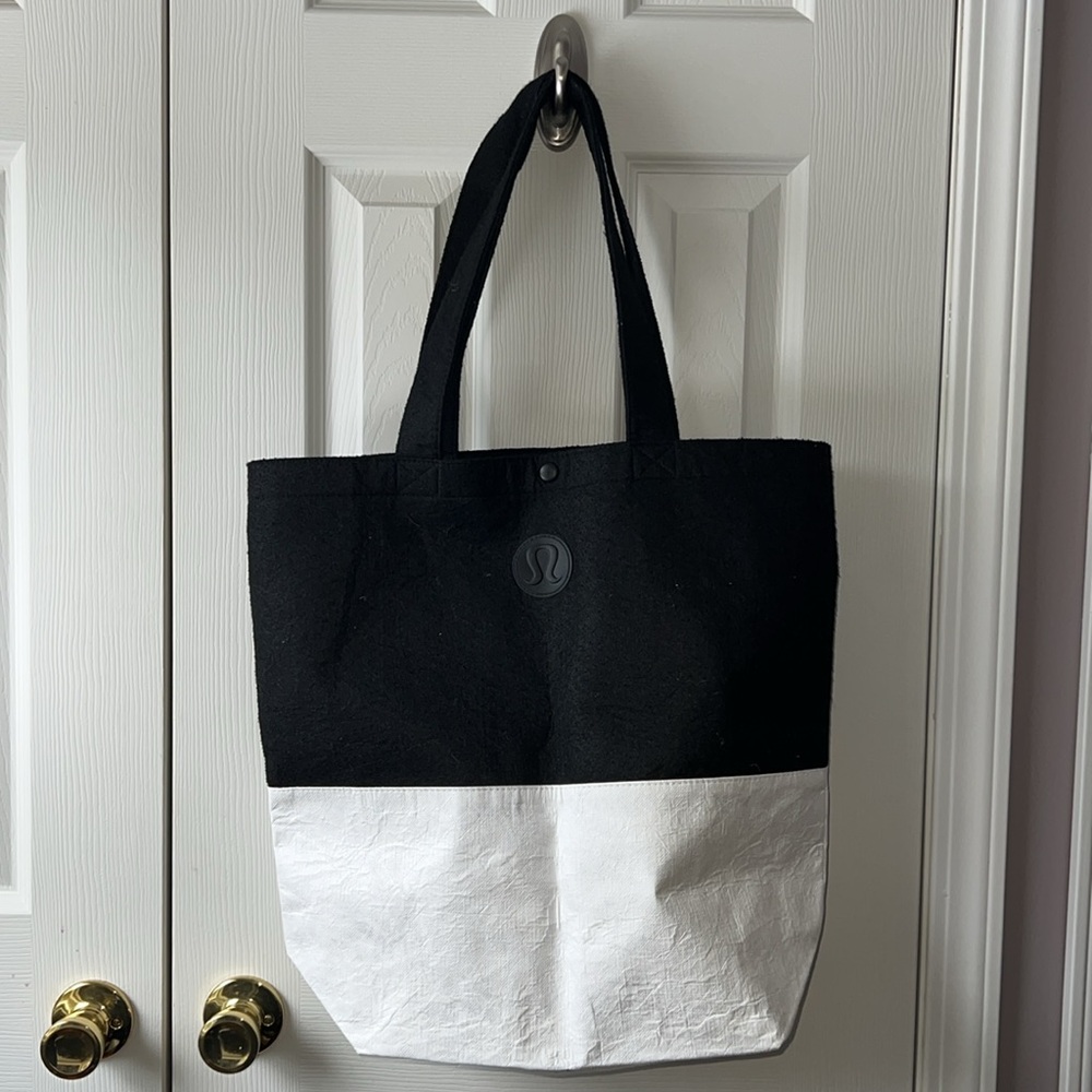 Lululemon felt tote